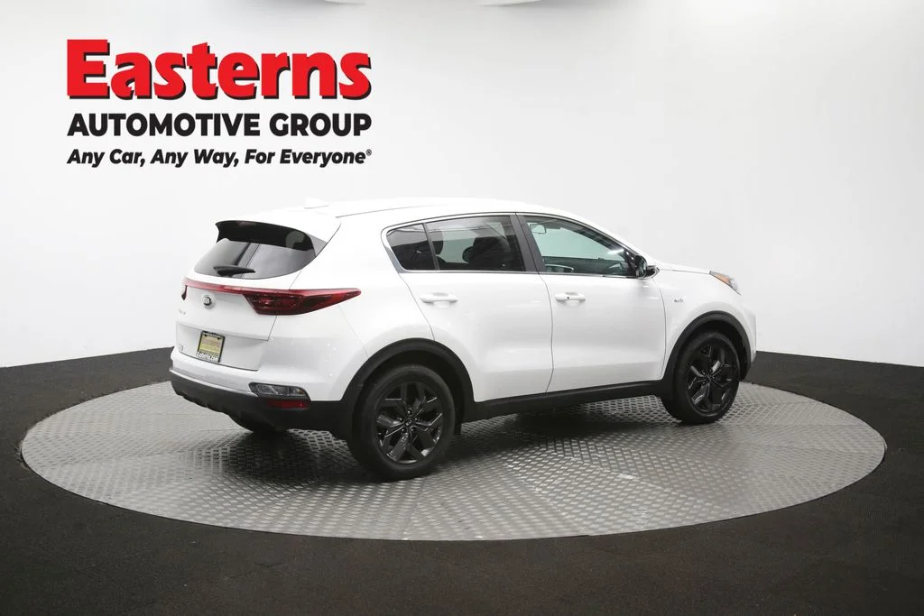 Used 2022 White Kia LX image 40