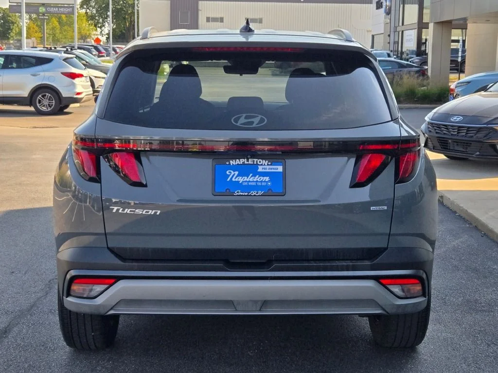 Used 2025 Gray Hyundai SEL image 11