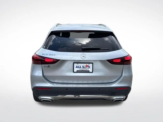 Used 2025 Silver Mercedes-Benz GLA 250 image 8