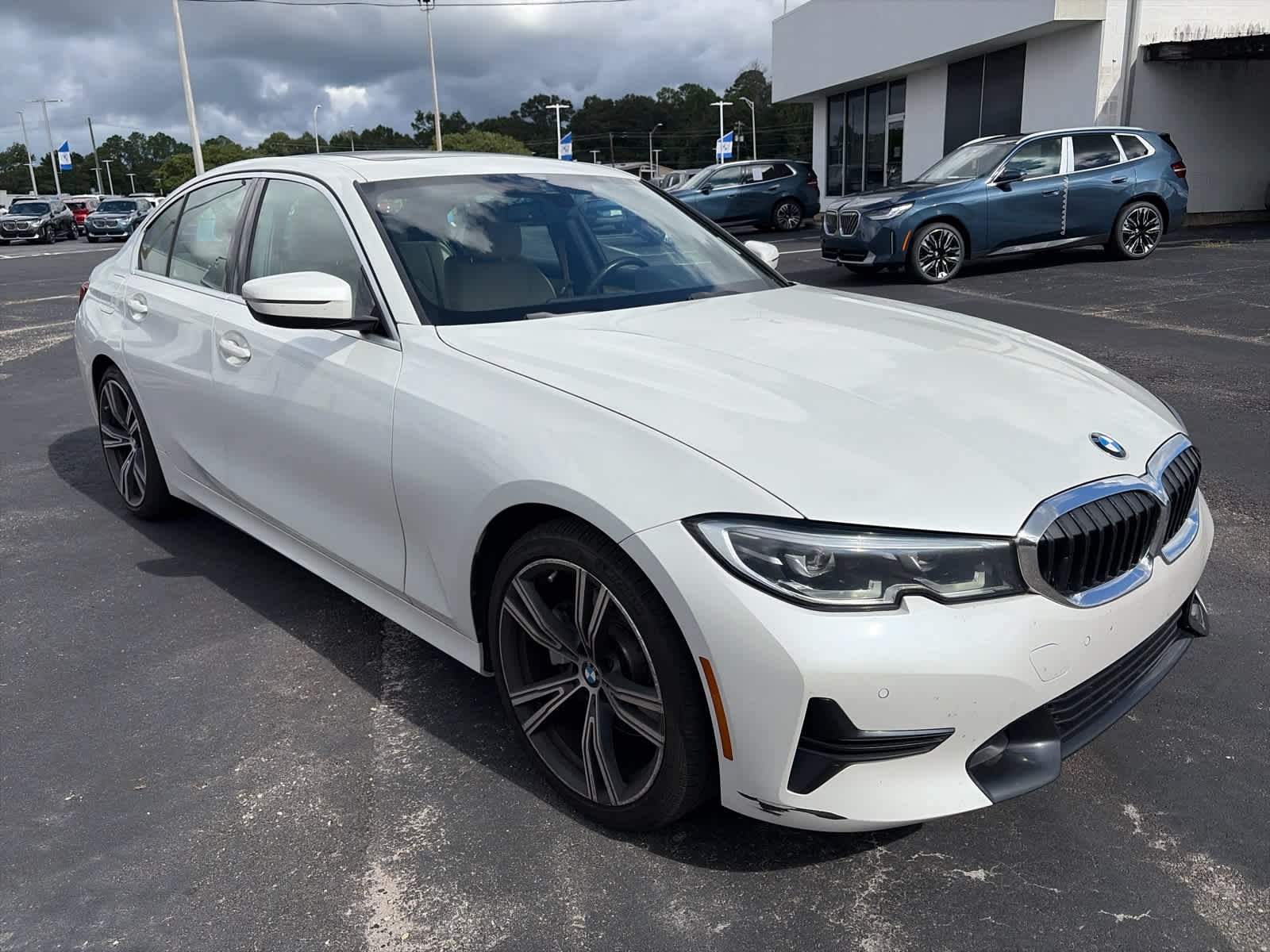 Used 2020 Mineral White Metallic BMW 330i image 3