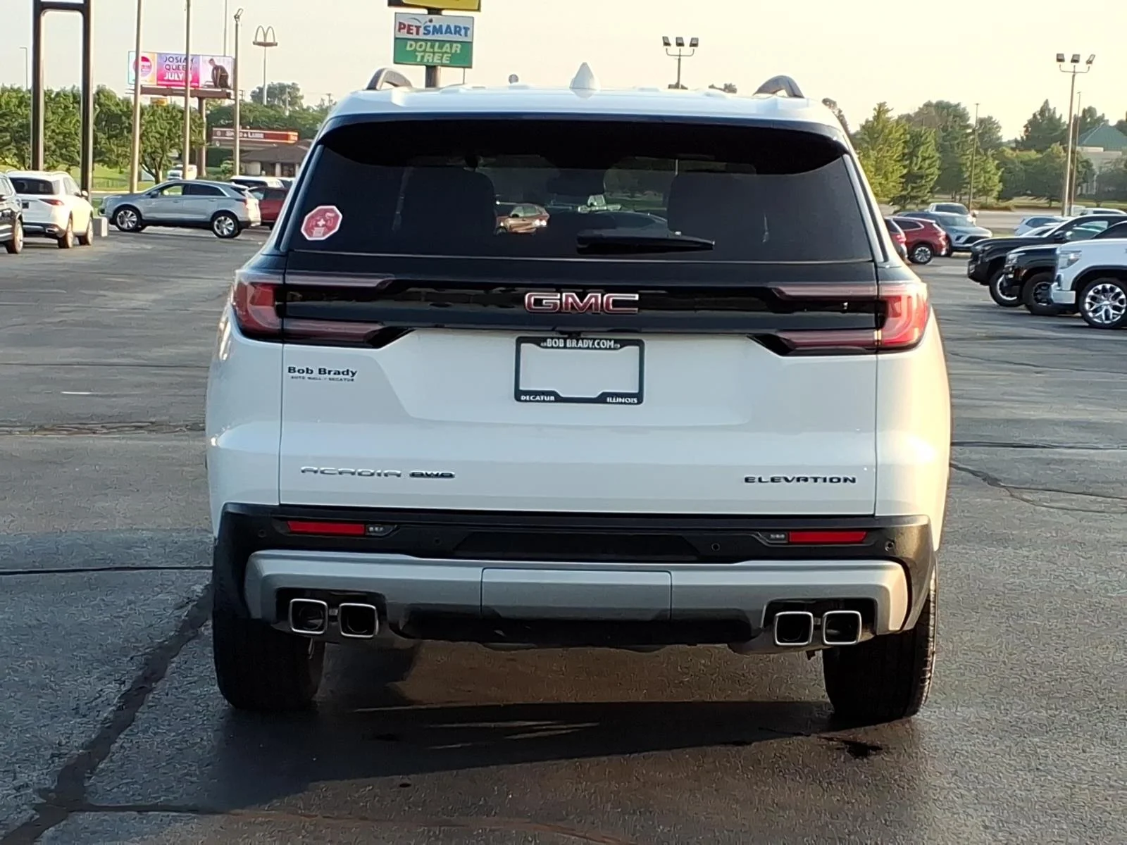 Used 2025 White GMC Elevation image 13