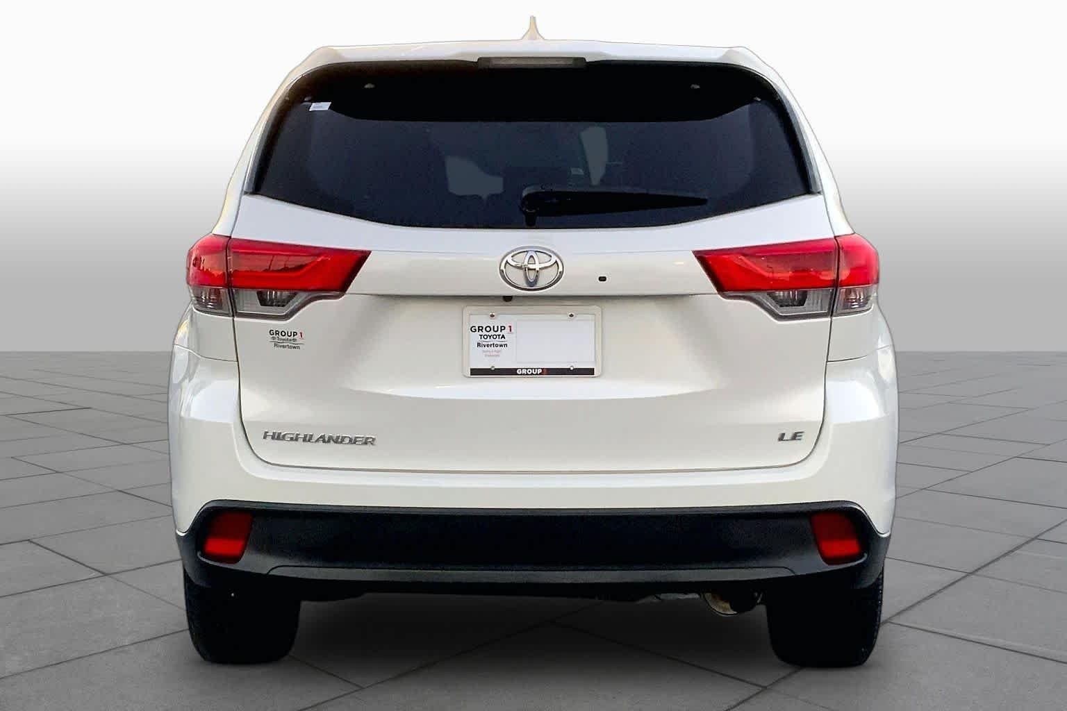 Used 2019 Blizzard Pearl Toyota LE Plus image 5