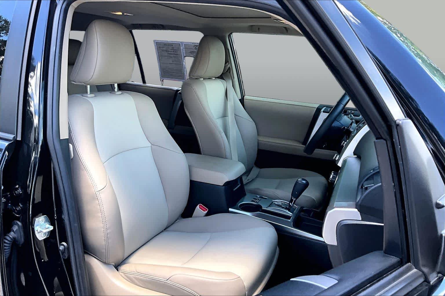 Used 2022 Midnight Black Metallic Toyota SR5 Premium image 9