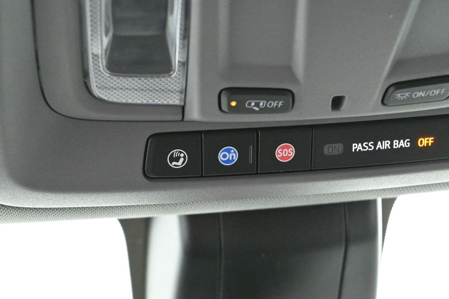 Used 2022 Summit White Chevrolet Custom image 27