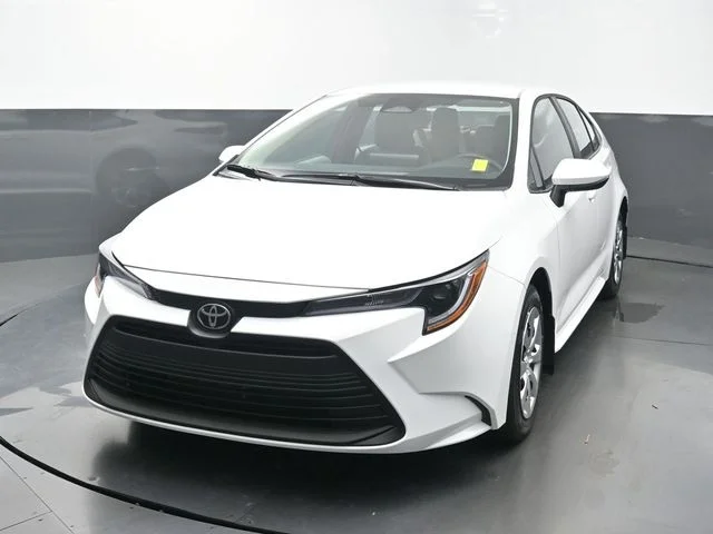 2026 Toyota Corolla LE CVT's photo