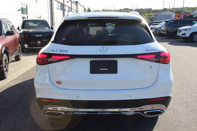 Used 2025 White Mercedes-Benz GLC 300 image 29