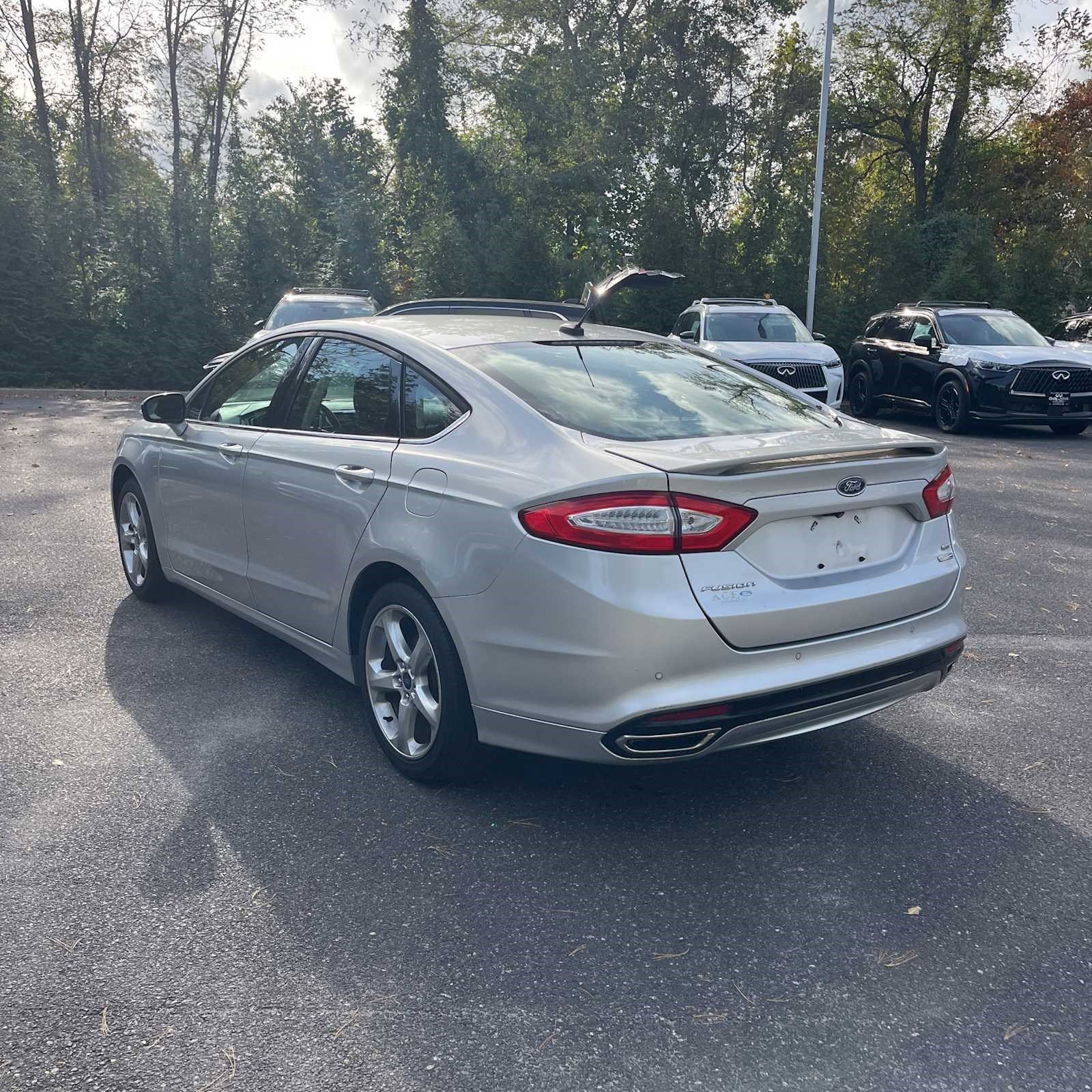 2016 Ford Fusion SE photo 4