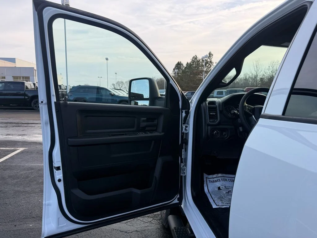 New 2025 Bright White Clear-Coat Exterior Paint RAM Tradesman image 56