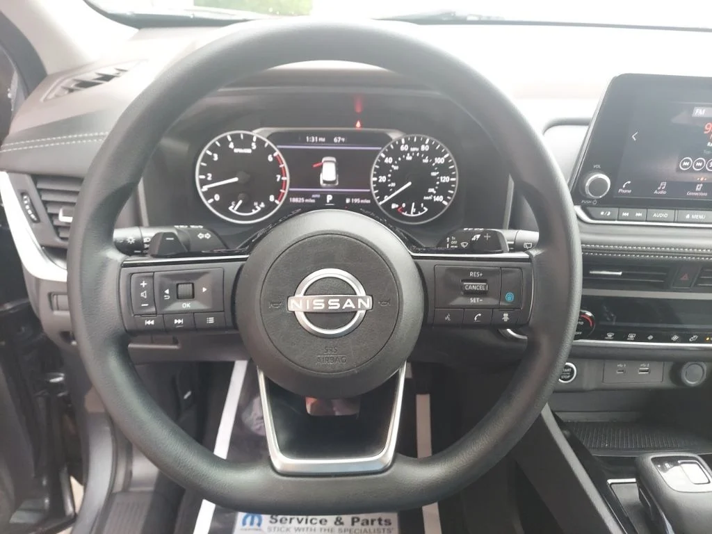 Used 2023 Gray Nissan SV image 11