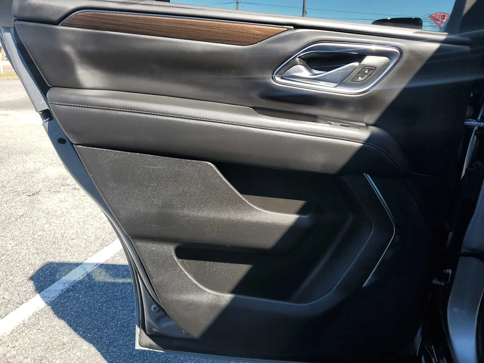 Used 2024 Sterling Metallic GMC SLE image 21