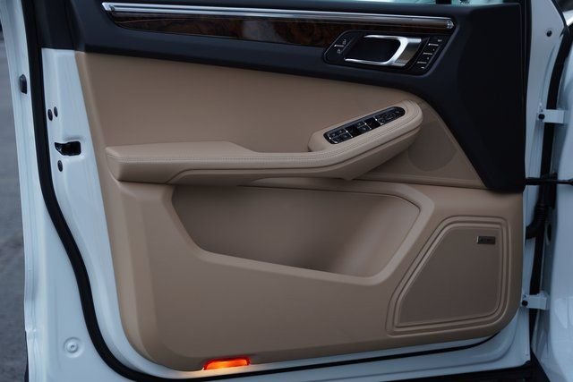 2026 Porsche Macan - Photo 9