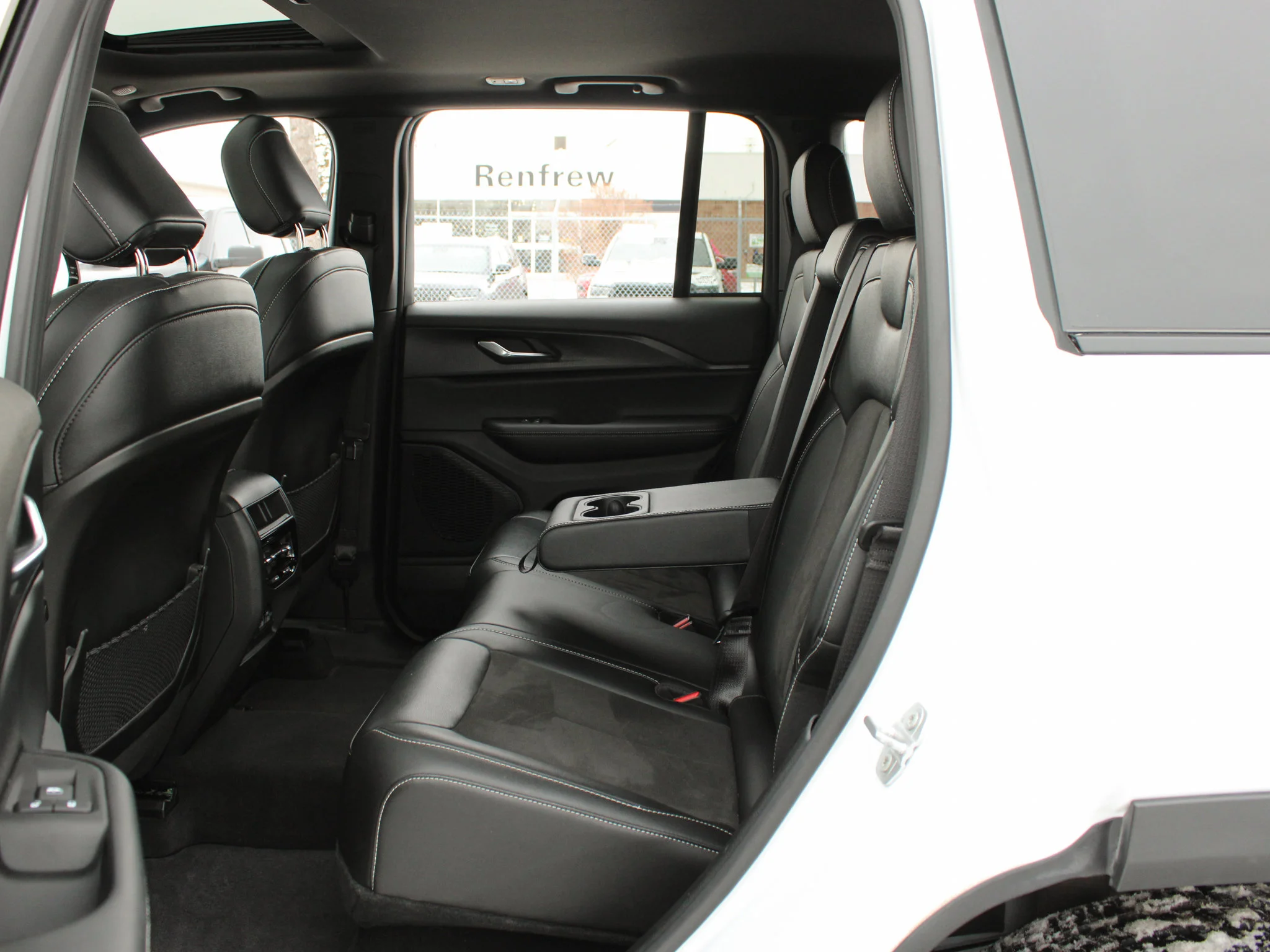 Certified Used 2025 White Jeep Altitude * No Accidents | Trailer Tow Pack | V6 | Adaptive Cruise | Sunroof image 17