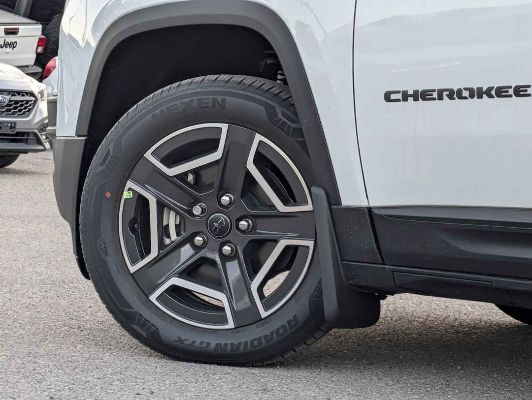 New 2026 White Jeep Limited - - 4x4 - Hybrid - Panoramic Sunroof - Leather Seats - Heated Seats & More! image 9