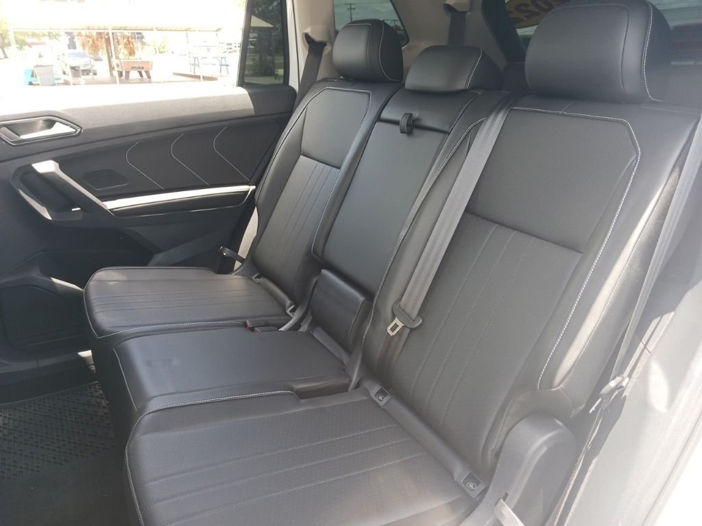 2022 Volkswagen Tiguan SE - Photo 12