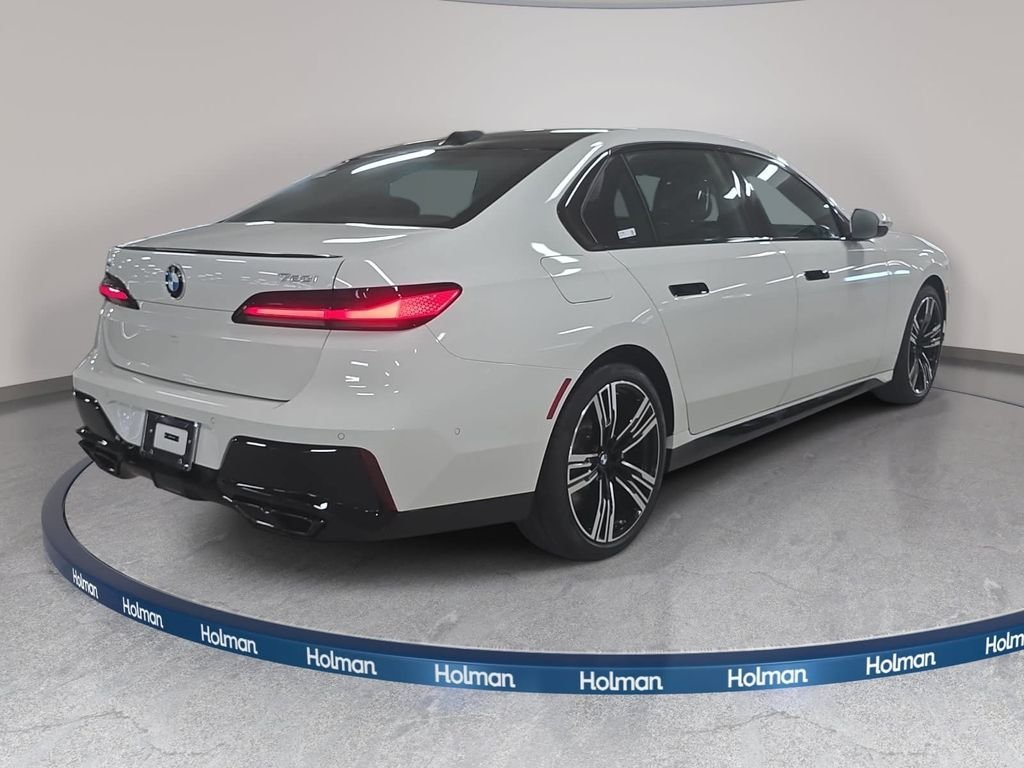 New 2026 Alpine White BMW 760i xDrive image 4