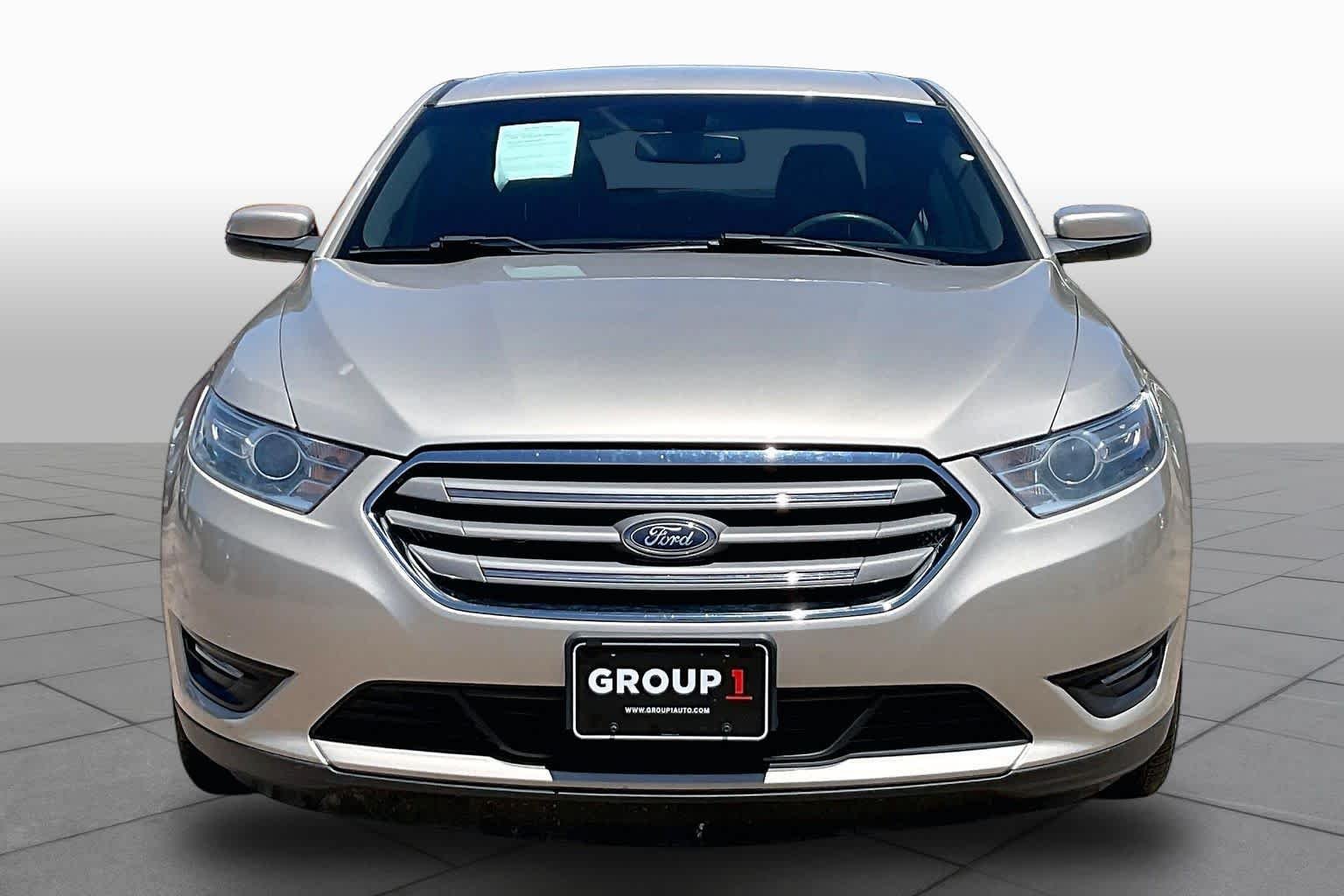 Used 2018 White Gold Metallic Ford SEL image 4