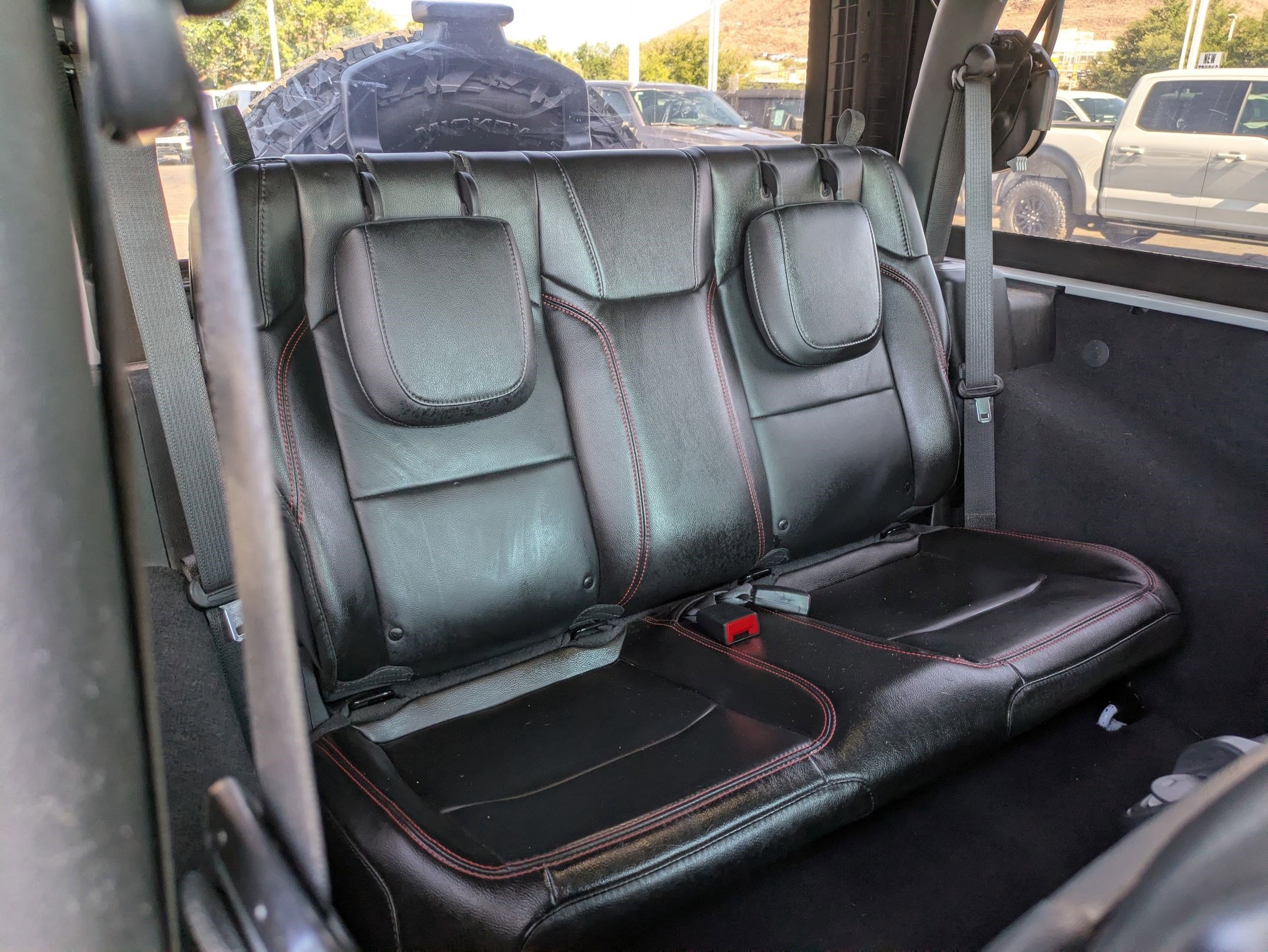 Used 2021 Bright White Clearcoat Jeep Rubicon image 30