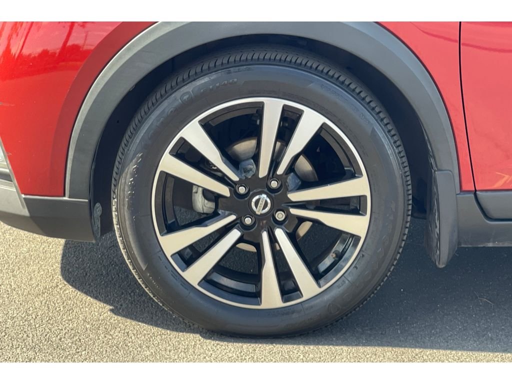 Used 2018 Cayenne Red/Super Black Nissan SR image 41