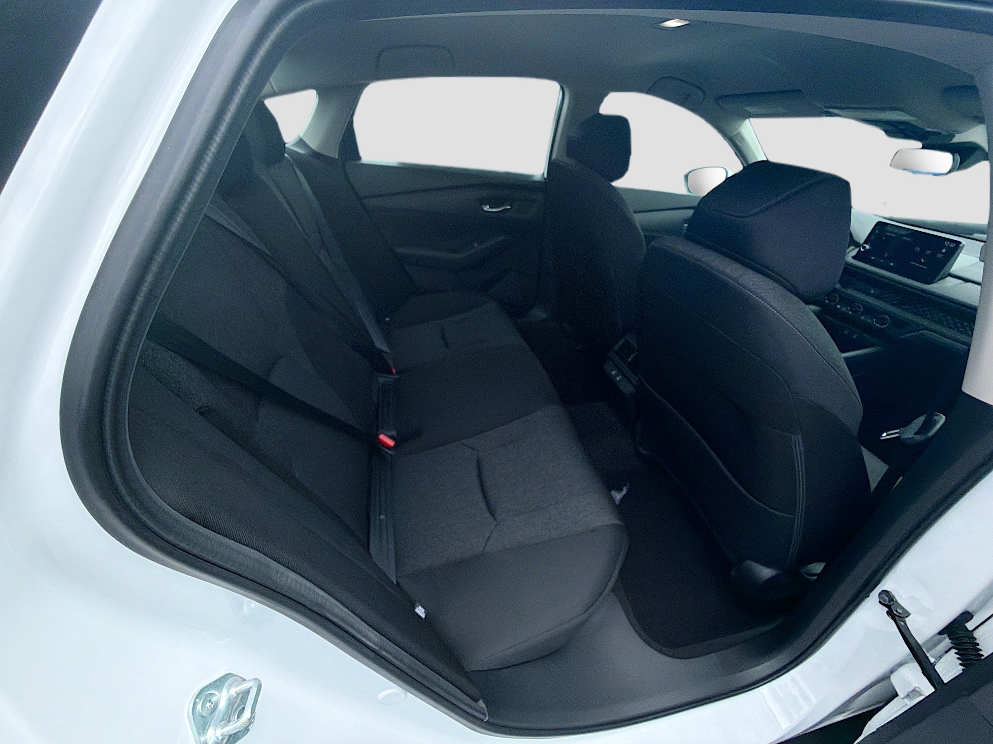 New 2026 Platinum White Pearl Honda LX image 22