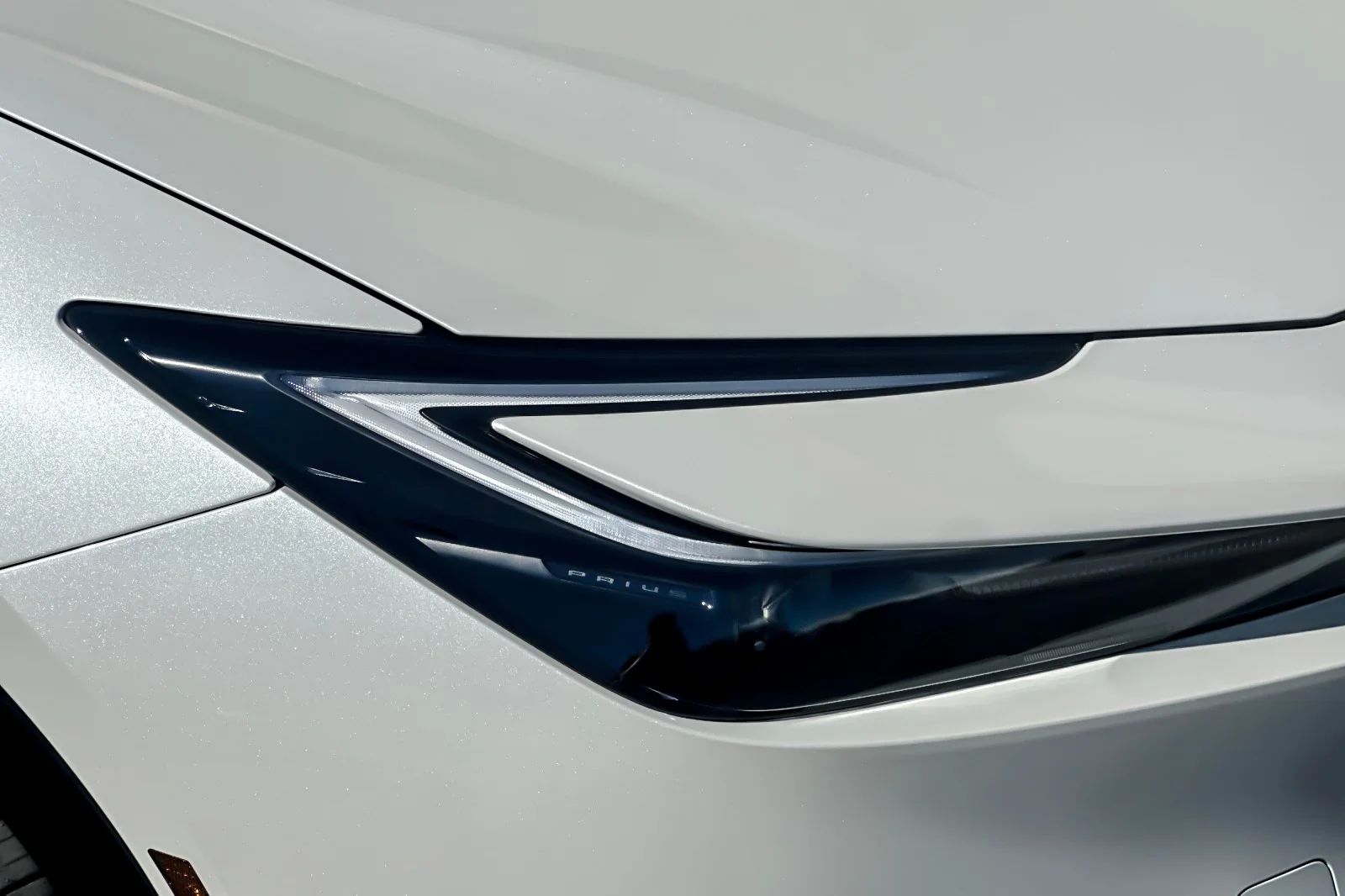 New 2027 Wind Chill Pearl <sup>1</sup> Toyota  XSE image 29