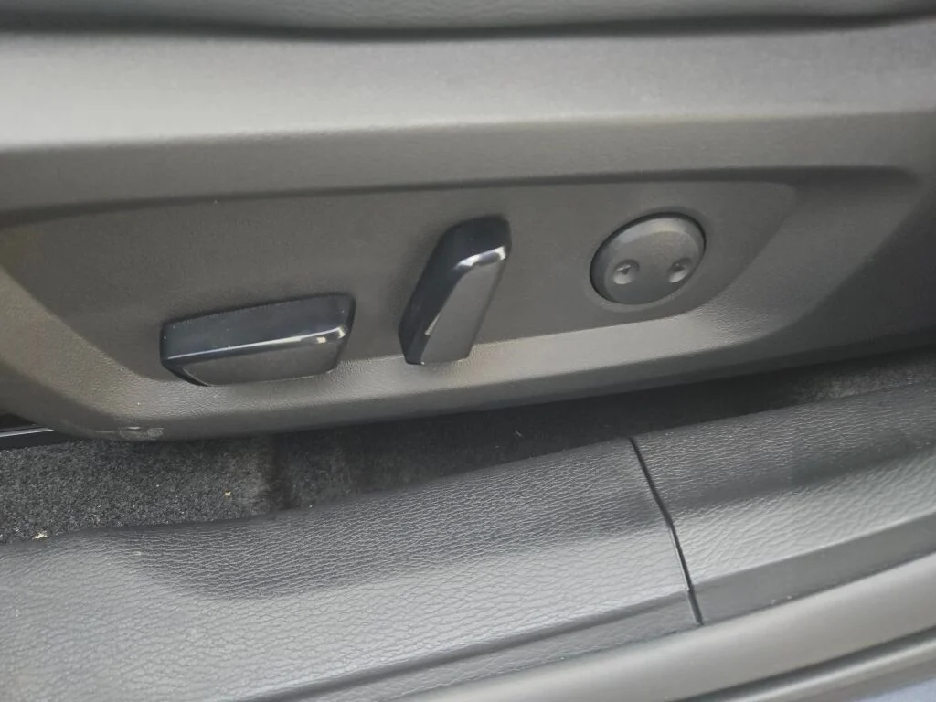 2025 Mitsubishi Outlander Plug-in Hybrid SEL - Photo 18
