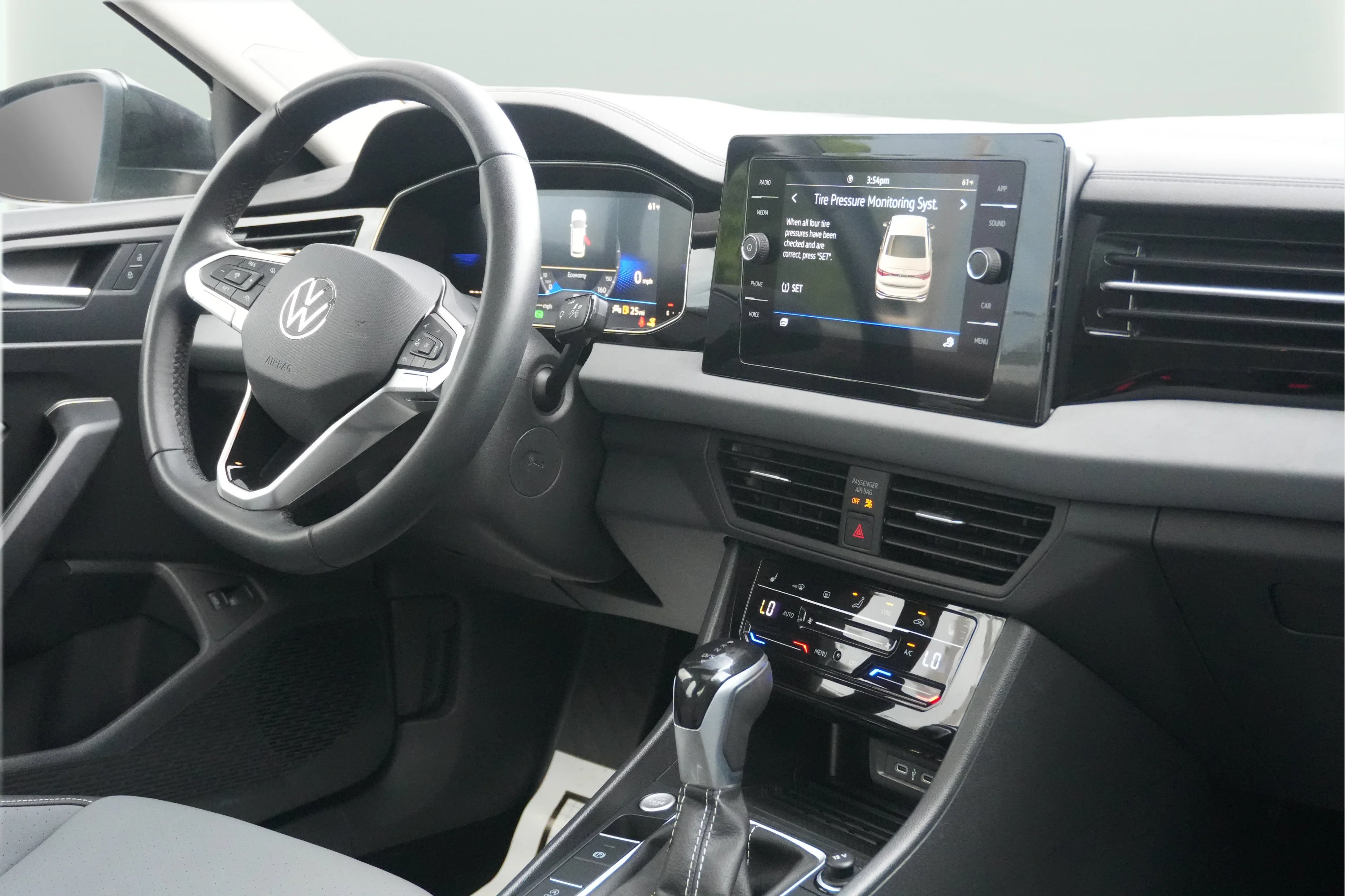 Used 2025 Deep Black Pearl Volkswagen SE image 22