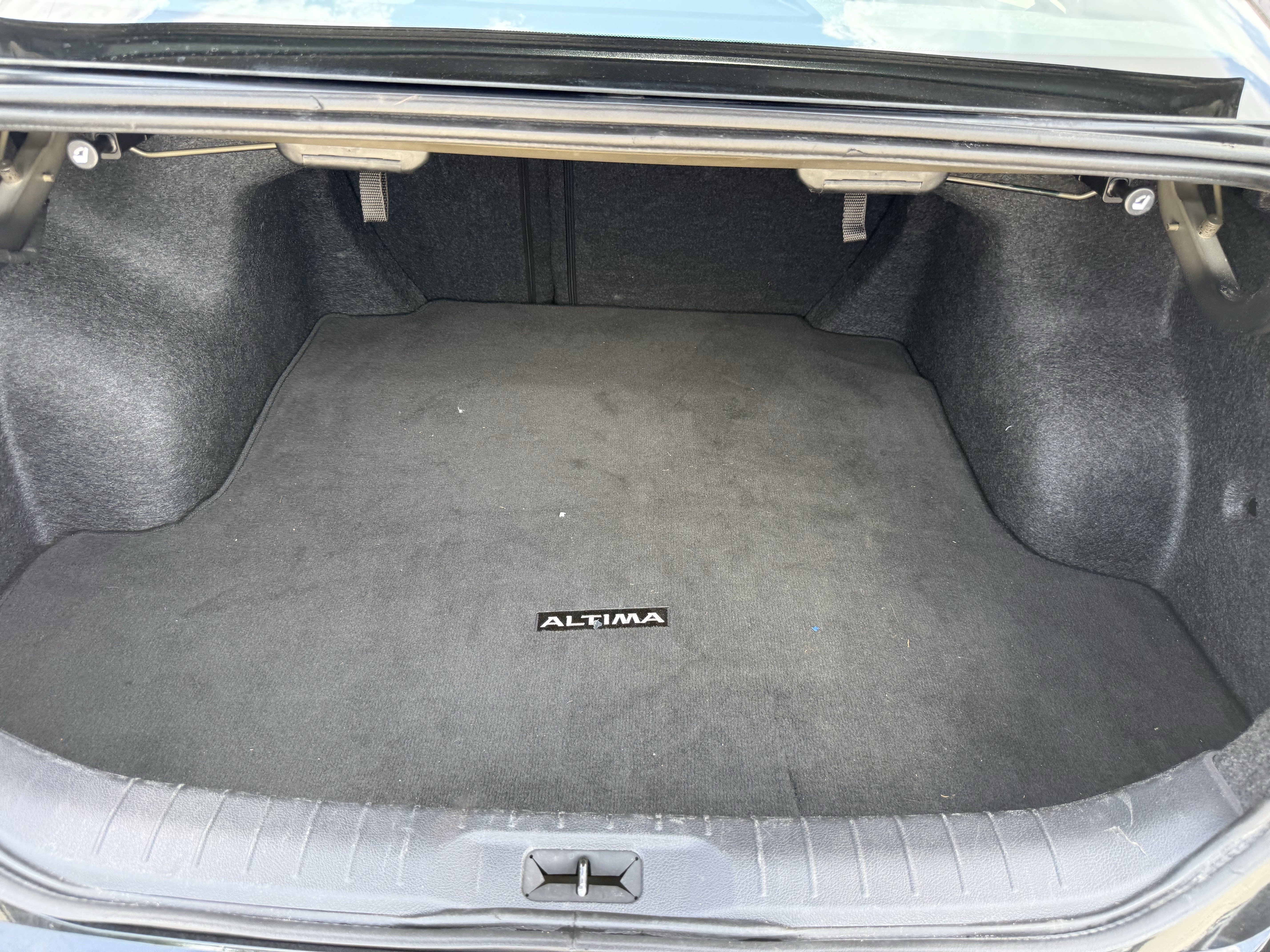 Used 2025 Super Black Nissan  image 29