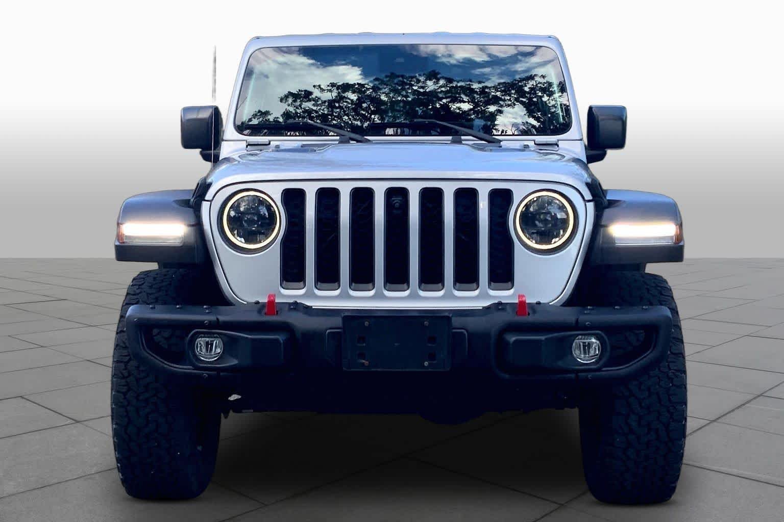 Used 2023 Silver Zynith Clearcoat Jeep Rubicon image 3