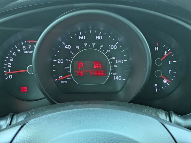 Used 2018 White Kia Plus image 27