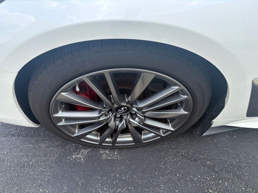 Used 2017 White INFINITI Red Sport 400 image 6
