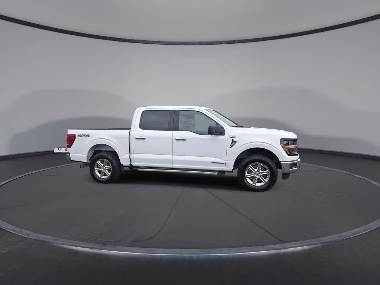 Certified Used 2024 Oxford White Clearcoat Ford XLT image 9