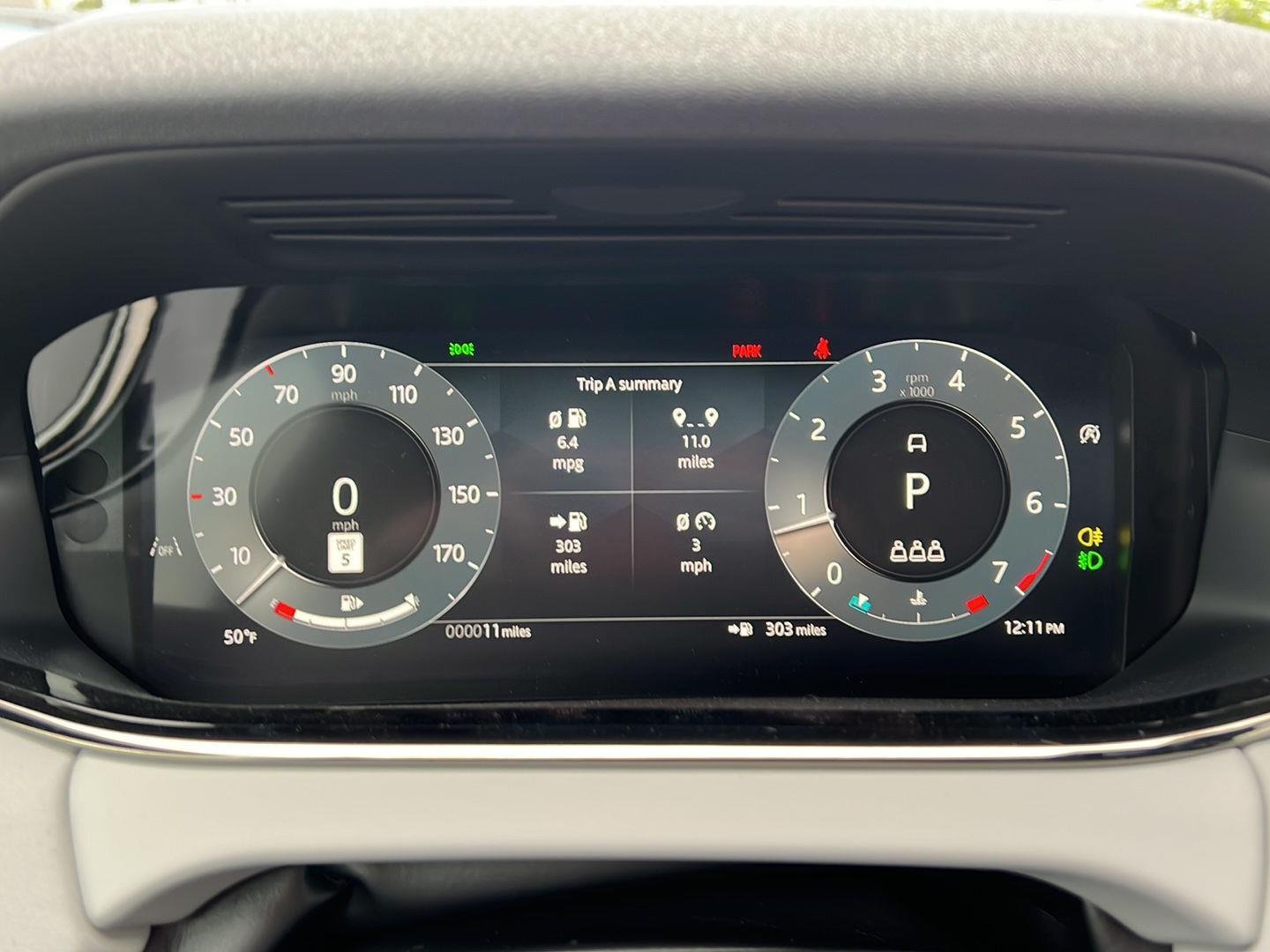 New 2026 Fuji White Land Rover Dynamic SE image 9