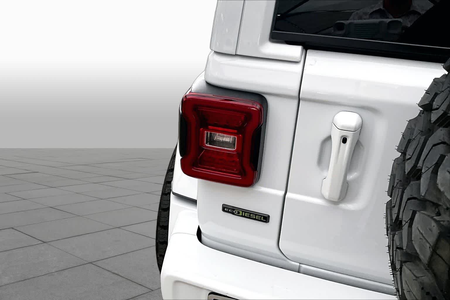 Used 2021 Bright White Clearcoat Jeep Unlimited Sahara High Altitude image 28