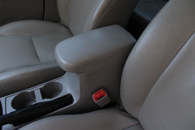 Used 2009 Silver Toyota LE image 16