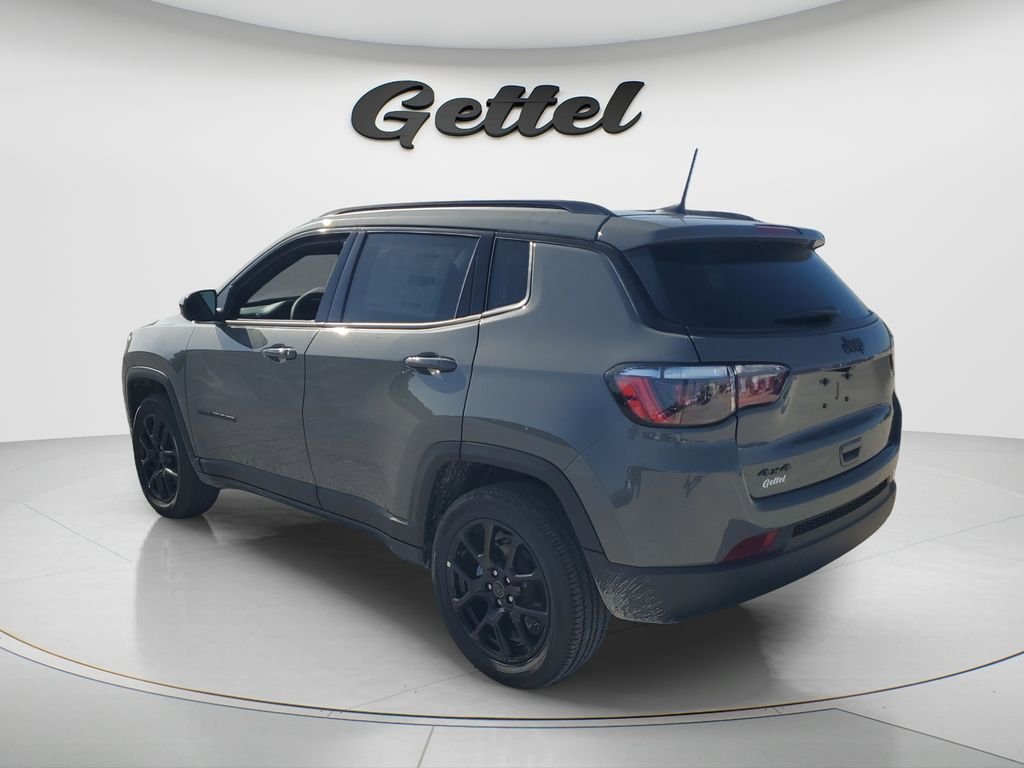 New 2026 Sting-Gray Clearcoat Jeep Latitude image 7