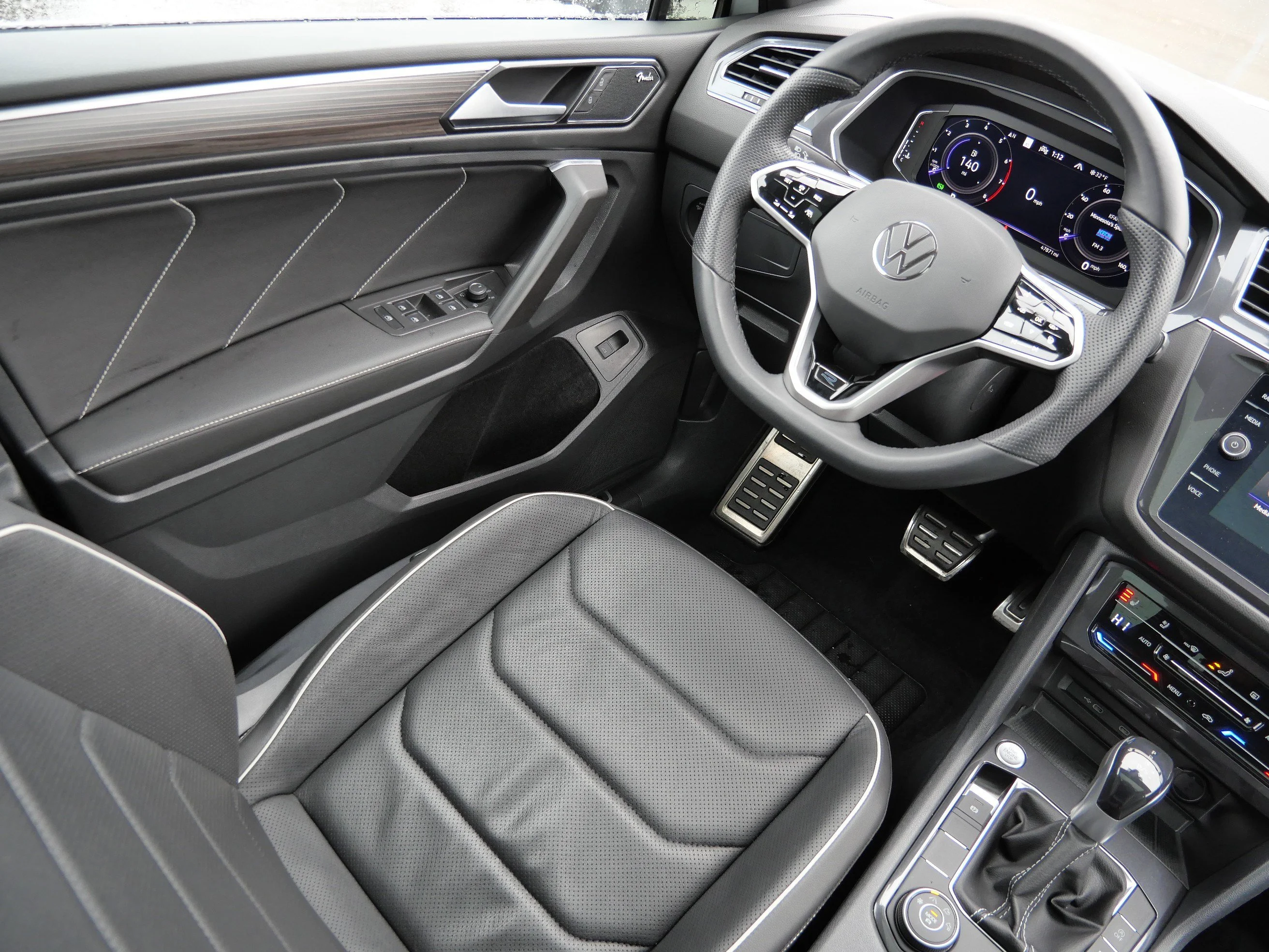 2022 Volkswagen Tiguan SEL R-LINE - Photo 9