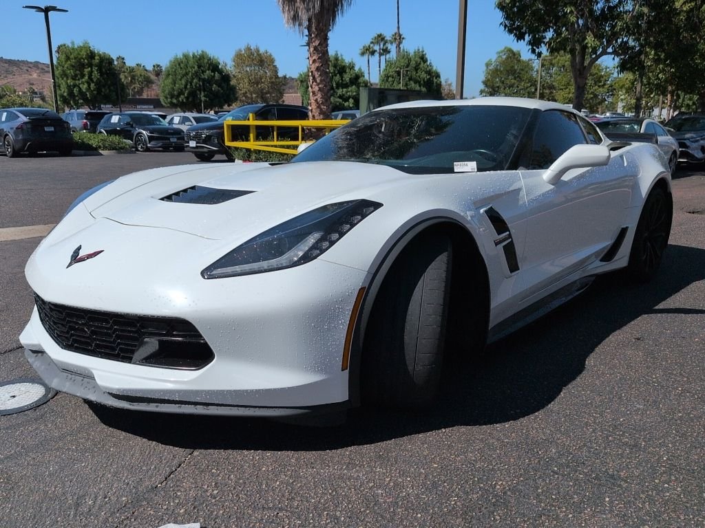 Used 2019 White Chevrolet Grand Sport image 3