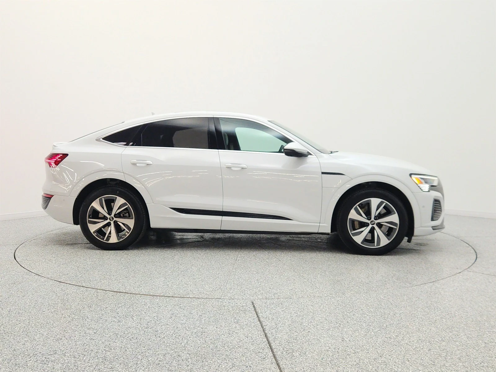 Used 2024 Glacier White Metallic Audi S line Premium Plus image 4