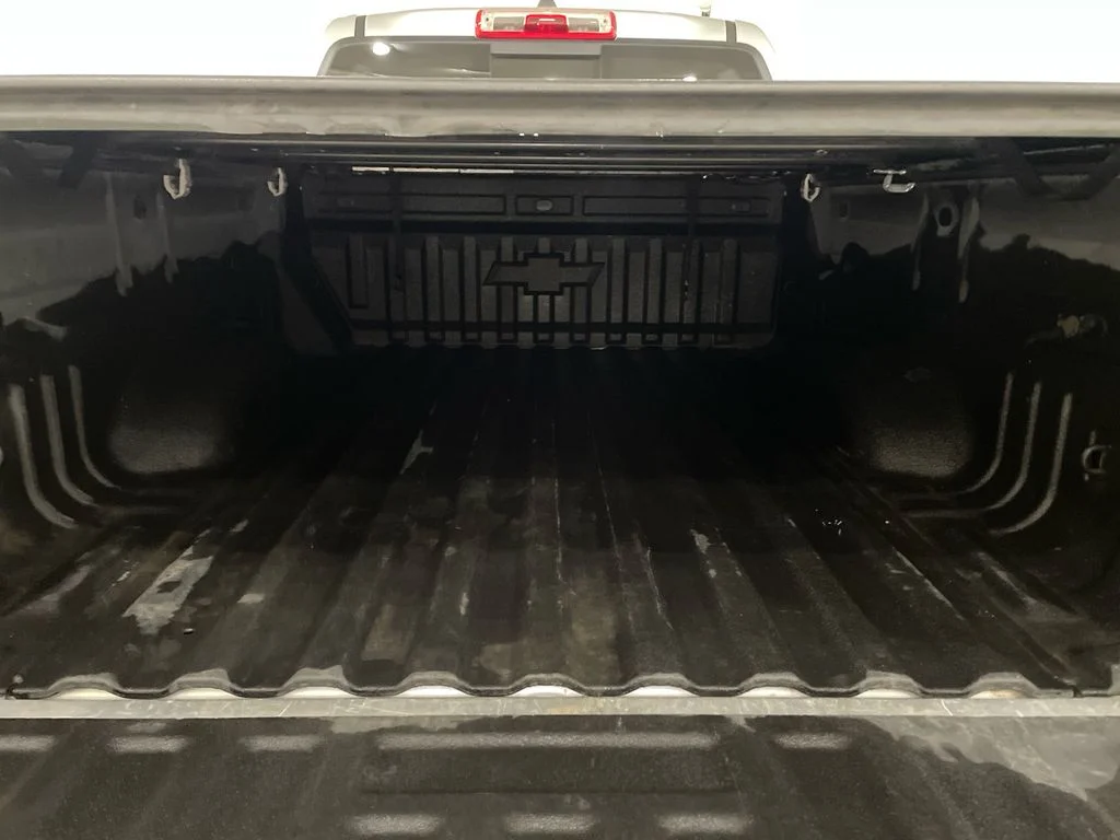 Used 2019 Silver Ice Metallic Chevrolet 4WD LT image 7