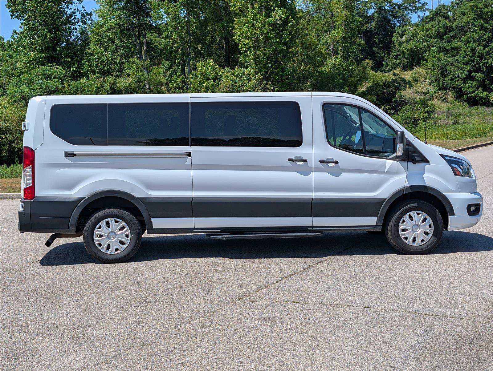 2023 Ford Transit Passenger Van XL - Photo 6