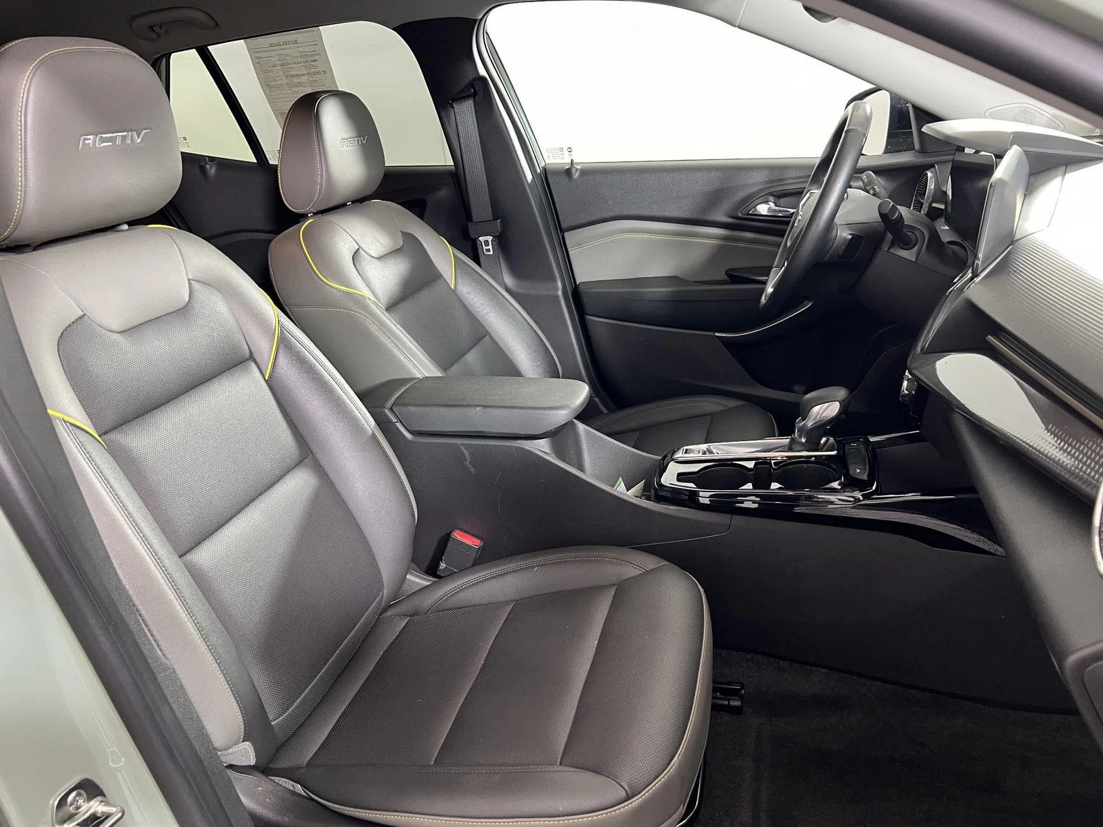 Used 2025 Cacti Green Chevrolet ACTIV image 21