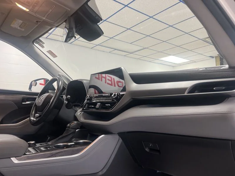 Used 2021 White Toyota Platinum image 15