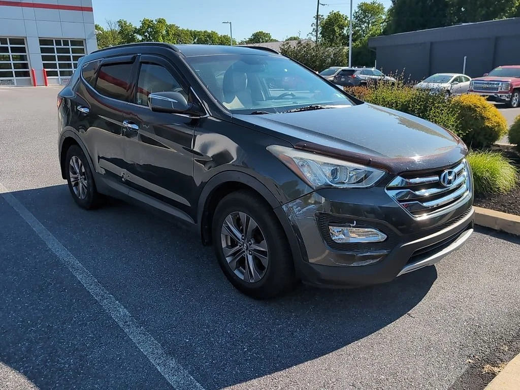 Used 2013 Green Hyundai Base image 2
