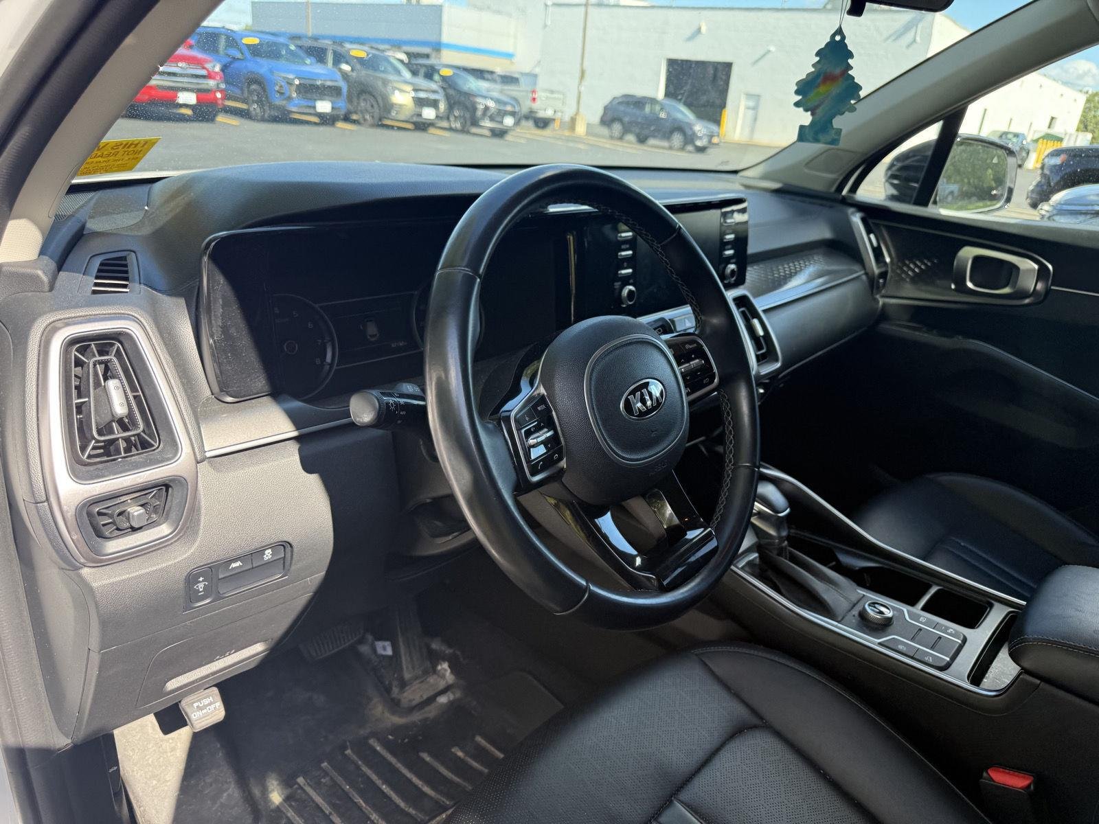Used 2021 Glacial White Pearl Kia S image 10