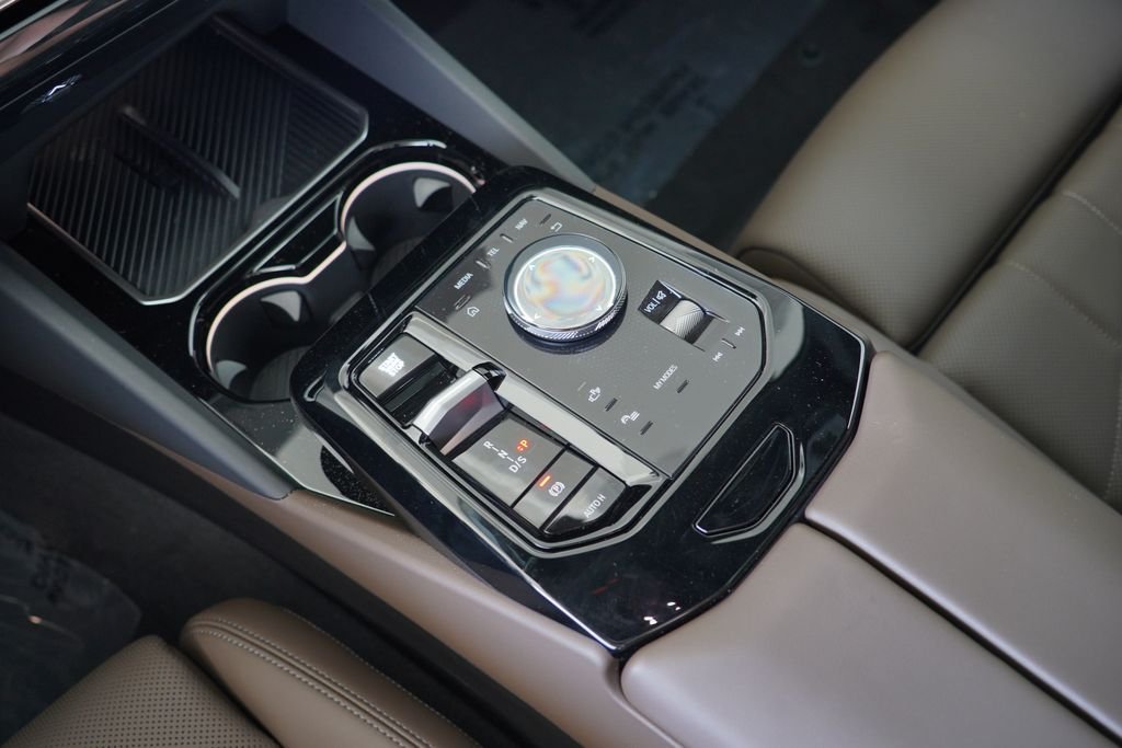 New 2027 Dark Graphite Metallic BMW 530i image 18