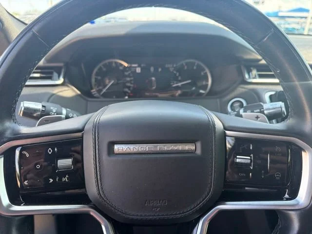 Used 2022 Black Land Rover R-Dynamic S image 7