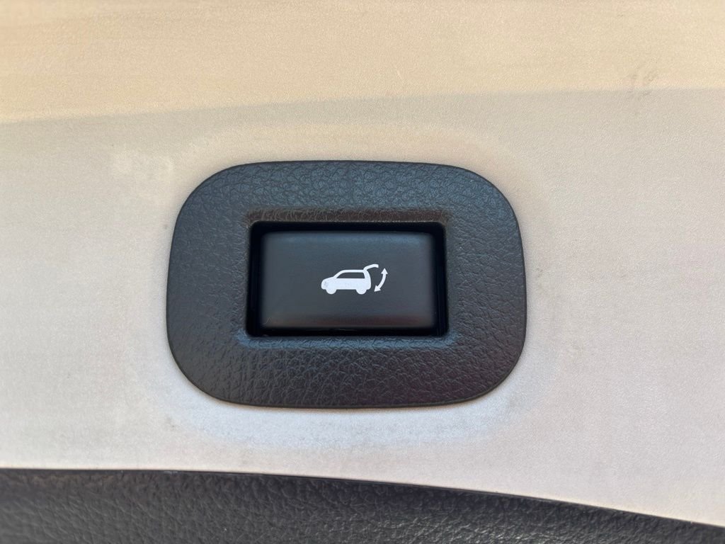 Used 2019 Gray Nissan SV image 10