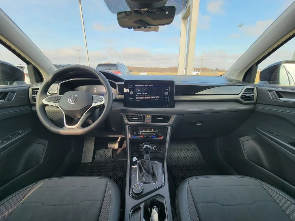 2026 Volkswagen Taos SE Black - Photo 32