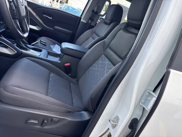 Certified Used 2025 Glacier White Nissan Crew Cab SV image 15