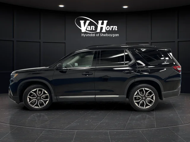 Used 2023 Crystal Black Pearl Honda Touring image 12